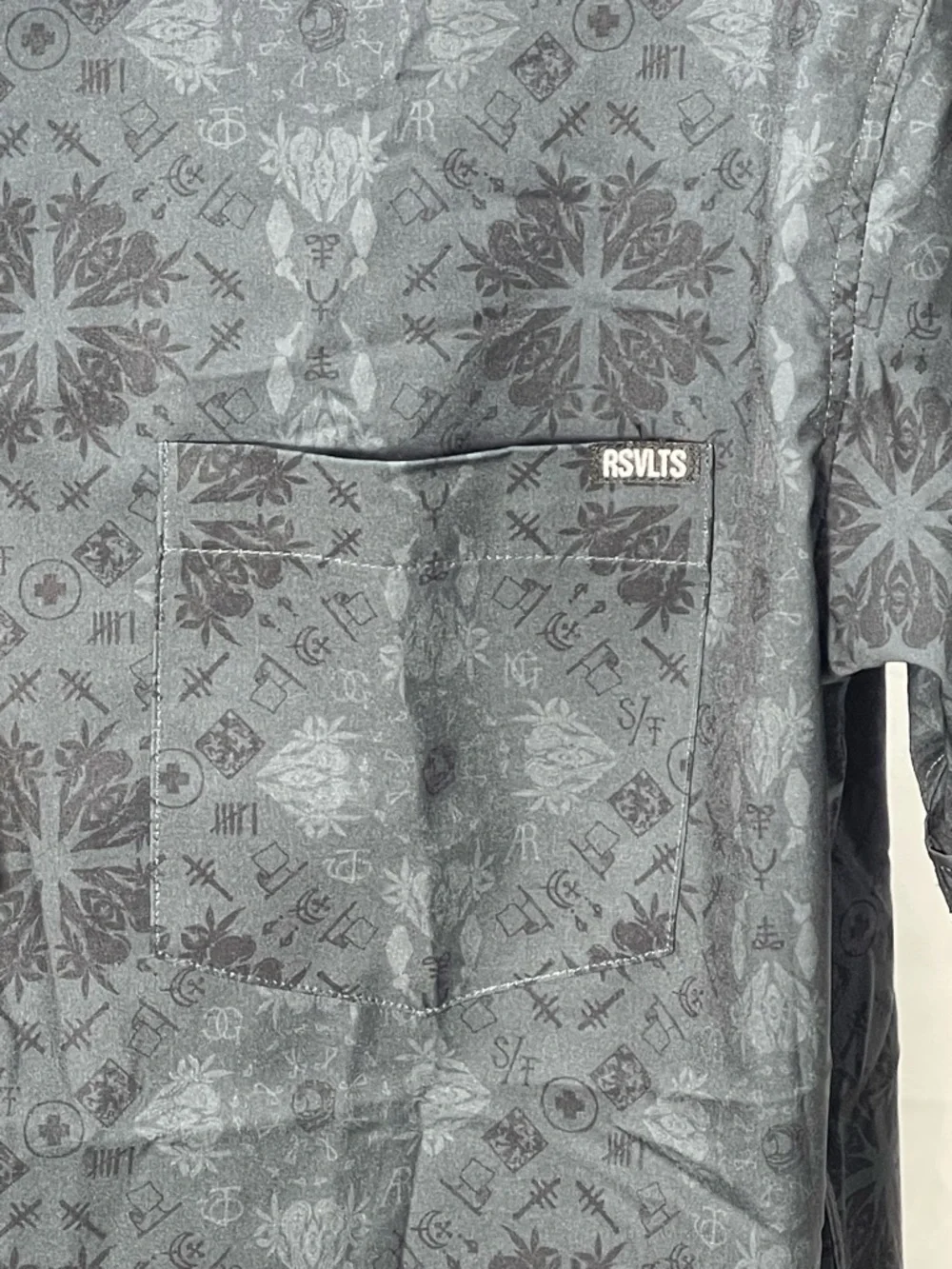 RSVLTS Bayside Cult Album button down in Charcoal. Nick Ghanbarian collab - Picture 2 of 9